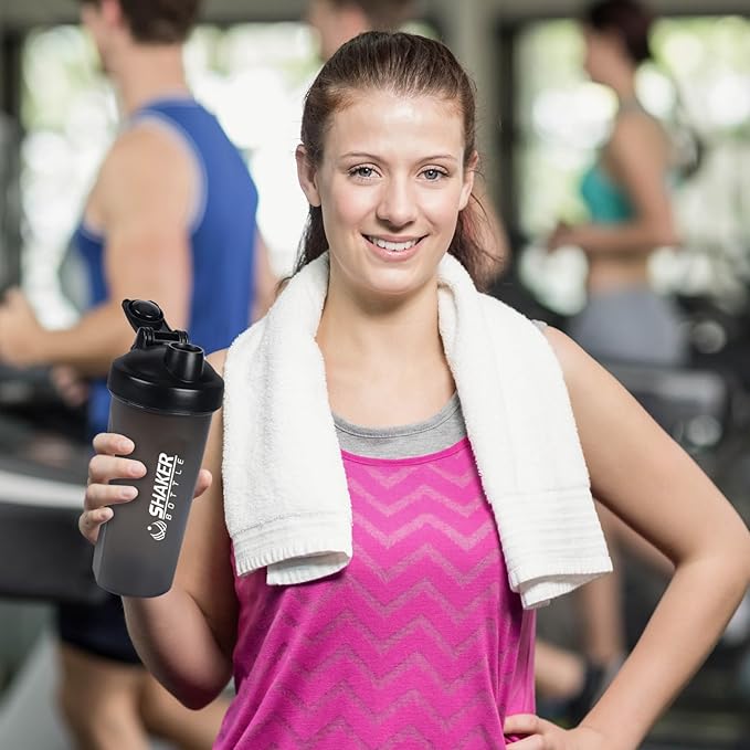 Shaker Bottle, 600ml Classical Protein Shaker Cup with Mixing Ball for Smooth blending, Leak-Proof GYM Workout Water Bottles for protein& Smoothie Shake,Bpa Free (20oz / Black)