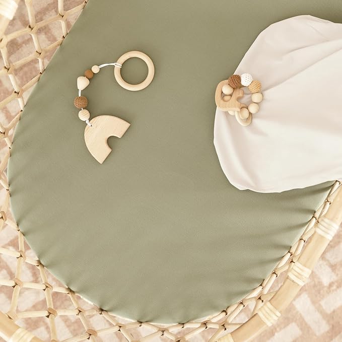 GRSSDER Stretchy Ultra Soft Fitted Bassinet Sheet 2 Pack, Universal Fit for Bassinets Baby Cradle Moses Basket Oval Rectangle Mattress Safe and Snug, Jersey Bassinet Sheets for Girls, Cream/Sage