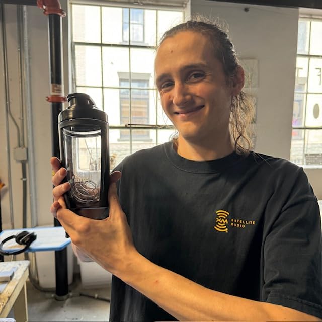 Moonlight Makers Cute 16oz Protein Shaker Bottle with Steel Whisk Ball, Leakproof Gym Bottle, Shaker Cups for Protein Shakes, Dishwasher Safe, Fitness Gifts, Preworkout Drink Mixer