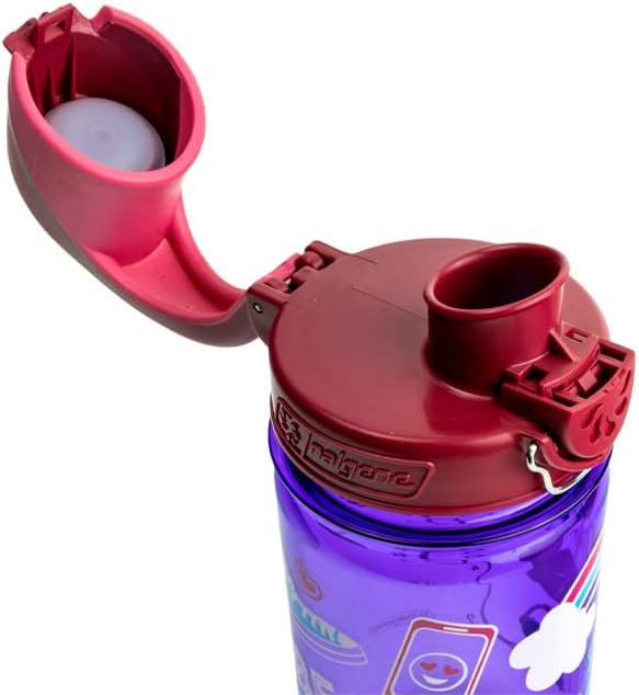 Nalgene Sustain Tritan BPA-Free Kids On The Fly Water Bottle Made with Material Derived from 50% Plastic Waste, Leak Proof, Durable, BPA Free, Carabiner Friendly, Reusable, 12 oz