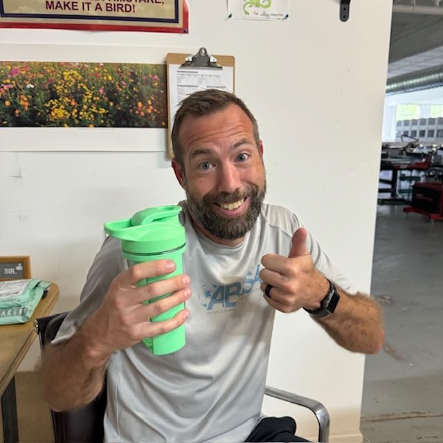 Moonlight Makers Green16oz Protein Shaker Bottle with Steel Whisk Ball, Leakproof Gym Bottle, Shaker Cups for Protein Shakes, Dishwasher Safe, Fitness Gifts, Preworkout Drink Mixer