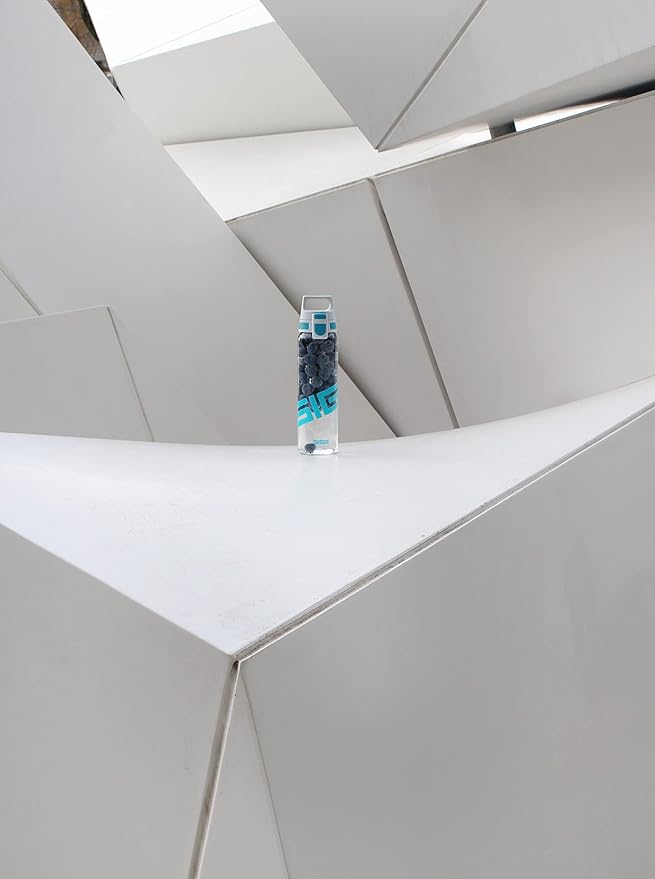 SIGG - Tritan Renew Transparent Water Bottle - Total Clear ONE MyPlanet - For Carbonated Beverages - Dishwasher Safe - With Fruit Strainer - Leakproof & Lightweight - BPA Free - 17 Oz / 25 Oz / 51 Oz