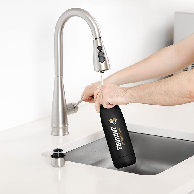 FOCO NFL unisex-adult NFL Team Logo Wordmark Chill Water Bottle