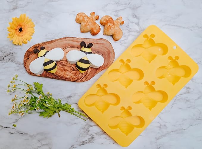 Spring Fling Busy Bee 3-piece Real Baking Set with Recipes