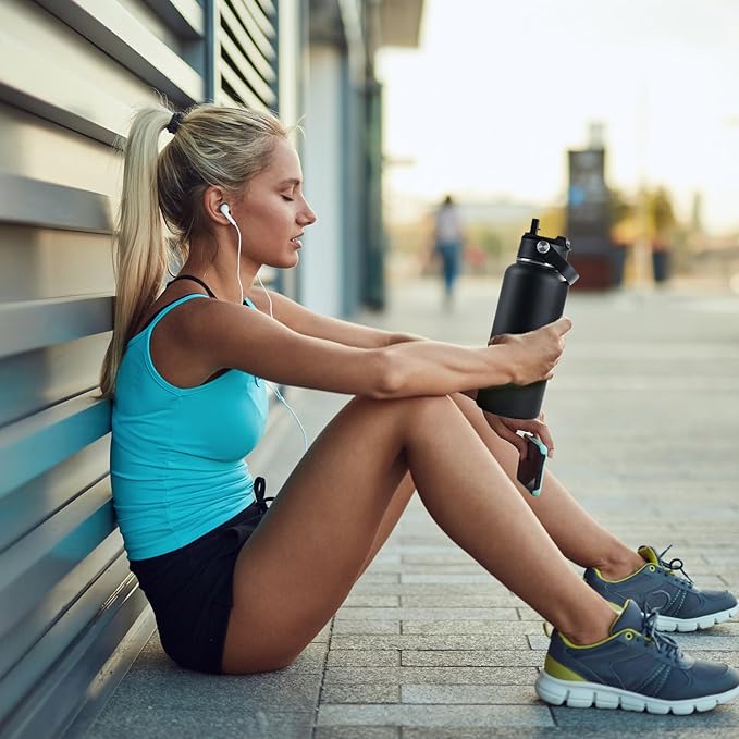 Kerilyn Stainless Steel Insulated Water Bottle, 18oz Double Wall Vacuum Insulated Water Bottle Leak Proof with Silicone Straw, Wide Mouth Lid, BPA Free, Keep Cold and Hot, 18oz, Black