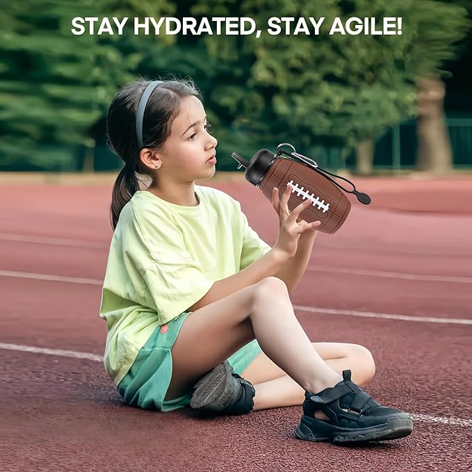 Kids Sports Collapsible Water Bottle | Ball Shaped Drinking Cup | Foldable BPA Free Leakproof Lightweight Silicon Jug | School Lunch Mug Team Gift Travel (American Football 600ml/20.3oz)