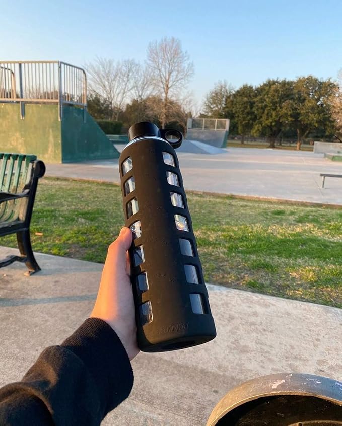 purifyou 40/32 / 22/12 oz Glass Water Bottles with Volume & Times to Drink, Extra Thick Silicone Sleeve, Reusable Bottle for Fridge Water, Milk, Juice (32oz Jet Black)