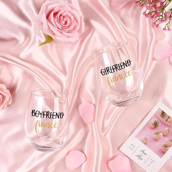 Futtumy Fiance and Fiancee Wine Glass 17Oz, Engagement Gifts for Couples, Engagement Gift, Gifts for Newly Engaged Couples, Engagement Gifts for Boyfriend Girlfriend Him Her Bride Bride to Be