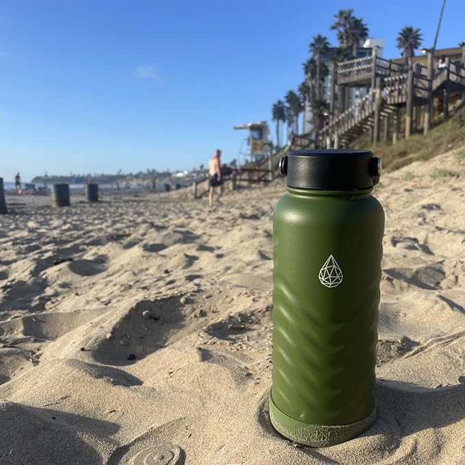 24 oz Insulated Water Bottle - Green Water Bottles with Straw (Straw Lid & Spout Lid) & Silicone Handle & Boot - Wide Mouth Stainless Steel Water Bottles - BPA Free - (Green, 750ml)