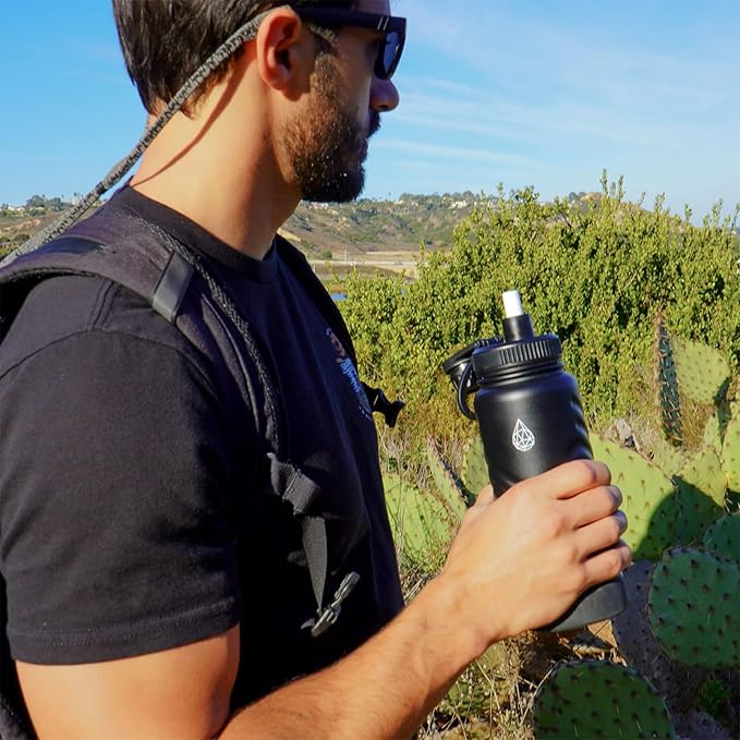 Insulated Water Bottle 32 oz - Green Water Bottle with Straw (Straw Lid & Spout Lid) & Silicone Handle & Boot - Wide Mouth Stainless Steel Water Bottles - BPA Free - (Green, 1000ml)