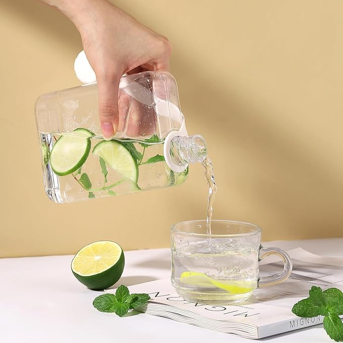 MoChic Flat Water Bottle Portable Slim Water Bottle Design BPA Free Wallet Water Bottle Can be Put into Small Pockets, Makeup Bags and Handbags, Suitable for Travel, Work and Outdoor Sports 17oz(Gary)