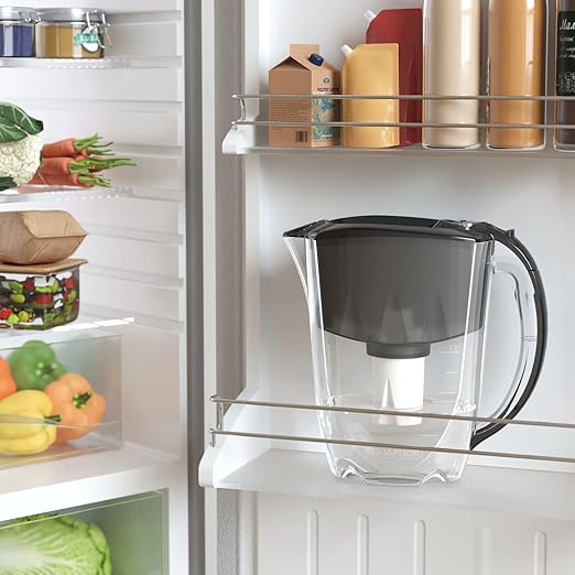 AQUAPHOR Ideal 7 Cup Water Filter Pitcher incl. 3 B15 Filter Black I Compact Fridge Water Filter I fits Inside Refrigerator Door I Reduces limescale & Chlorine I Water jug for Seven Cups