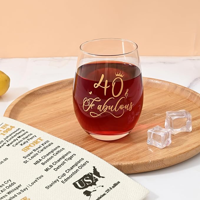 DAZLUTE 40th Birthday Gifts for Women, 40 & Fabulous Wine Glass with 1 Pack Reusable Burlap Wine Bag, 40 Year Old Wine Glass Birthday Gift for Women Mom Friend Sister Wife Aunt Coworker, 17 Oz Gold
