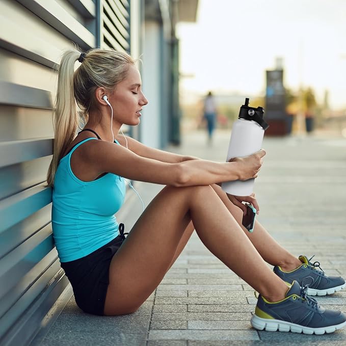 Kerilyn Stainless Steel Insulated Water Bottle, 32oz Double Wall Vacuum Insulated Water Bottle Leak Proof with Silicone Straw, Wide Mouth Lid, BPA Free, Keep Cold and Hot, 32oz, White