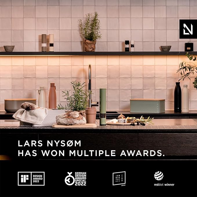 LARS NYSØM Stainless Steel Insulated Water Bottle 25oz 34oz | BPA-free Insulated Thermo Flask for Hot and Cold Beverages | Leakproof Drinking Bottle (Buttercream, 34oz)