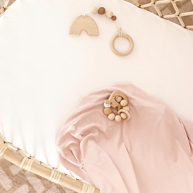 GRSSDER Stretchy Ultra Soft Fitted Bassinet Sheet 2 Pack, Universal Fit for Bassinets Baby Cradle Moses Basket Oval Rectangle Mattress Safe and Snug, Jersey Bassinet Sheets for Girls, White/Pink