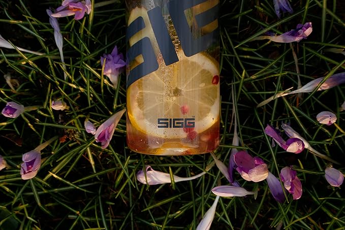 SIGG - Tritan Renew Transparent Water Bottle - Total Clear ONE MyPlanet - For Carbonated Beverages - Dishwasher Safe - With Fruit Strainer - Leakproof & Lightweight - BPA Free - 17 Oz / 25 Oz / 51 Oz