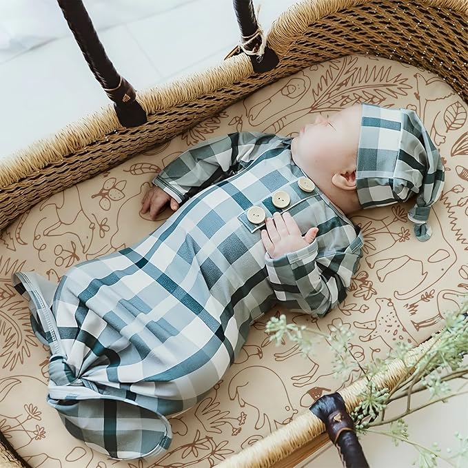 Stretch Ultra Soft Fitted Bassinet Sheet Set 2 Pack, Universal Fit for Bassinets Baby Cradle Moses Basket Oval Rectangle Mattress Safe and Snug, Stylish Bassinet Sheets of Sunny Bear Print