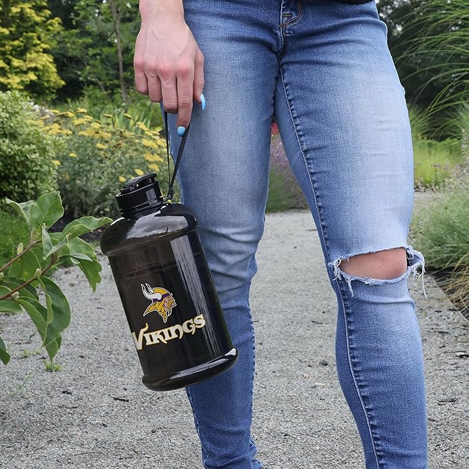 FOCO NFL Team Logo 2L Plastic Clear Large Sports Water Bottle